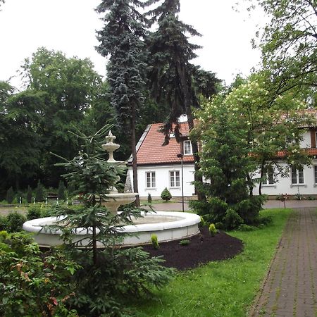 Dedek Park - Historyczny Dworek W Pieknym Parku Skaryszewskim Obok Stadionu Narodowego Warschau Exterior foto