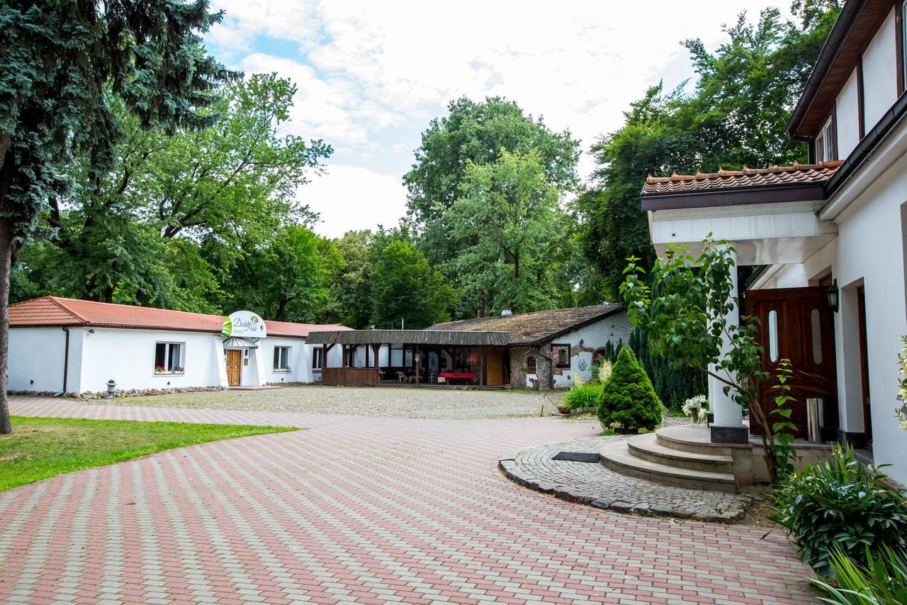 Dedek Park - Historyczny Dworek W Pieknym Parku Skaryszewskim Obok Stadionu Narodowego Warschau Exterior foto